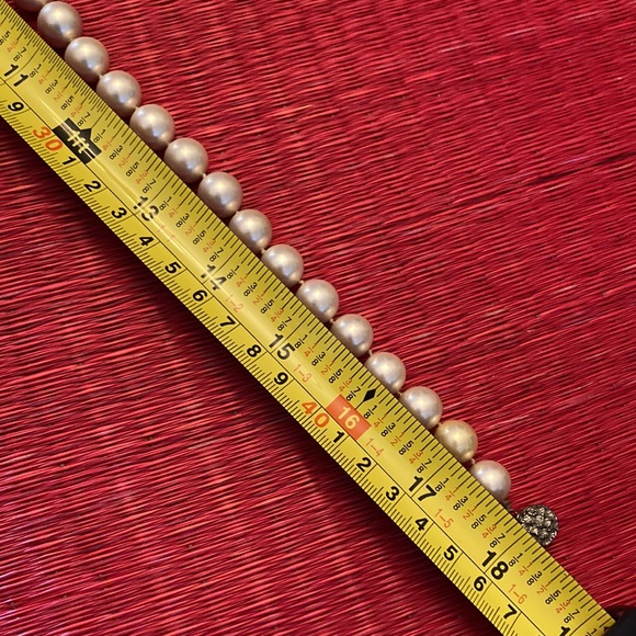 Vintage Faux Pearl Necklace - Picture 7 of 7